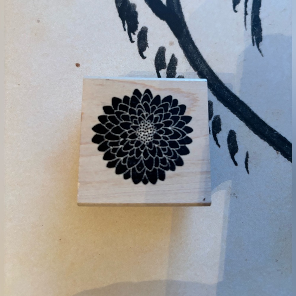 Paper Source Mum Flower Design - EUC